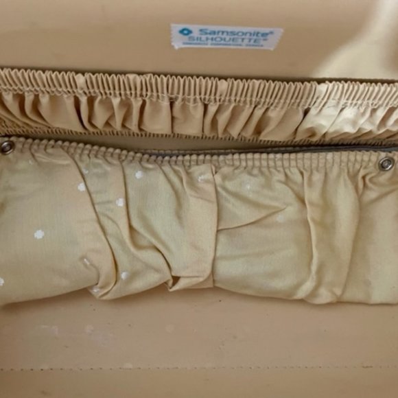 Samsonite Vintage Train Case 1960s Butter Yellow Silhouette Elevated Picnic - Picture 6 of 16